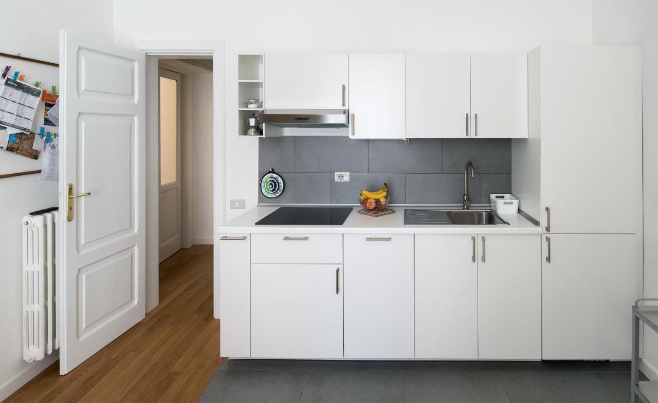 A Casa Di Adri Apartment ซาแลร์โน ภายนอก รูปภาพ