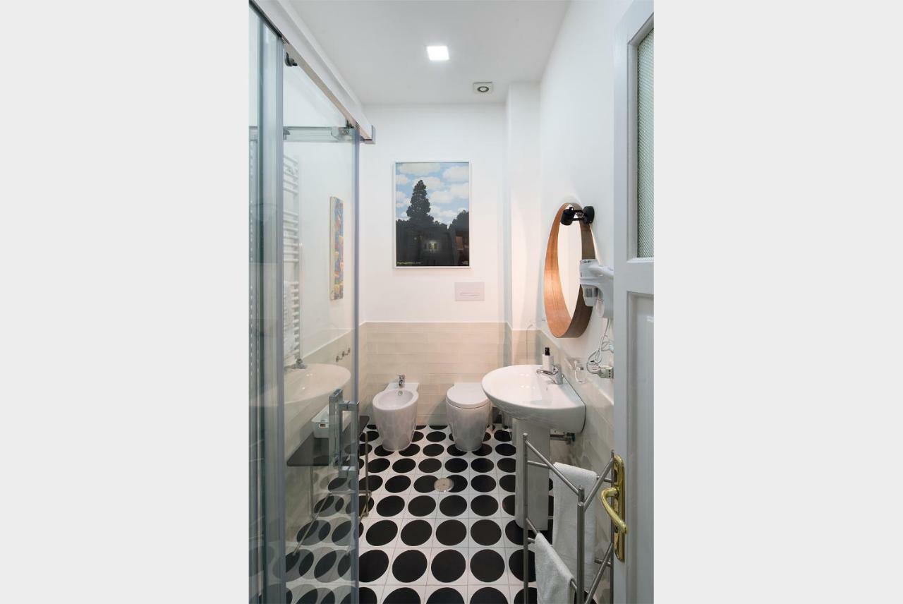 A Casa Di Adri Apartment ซาแลร์โน ภายนอก รูปภาพ