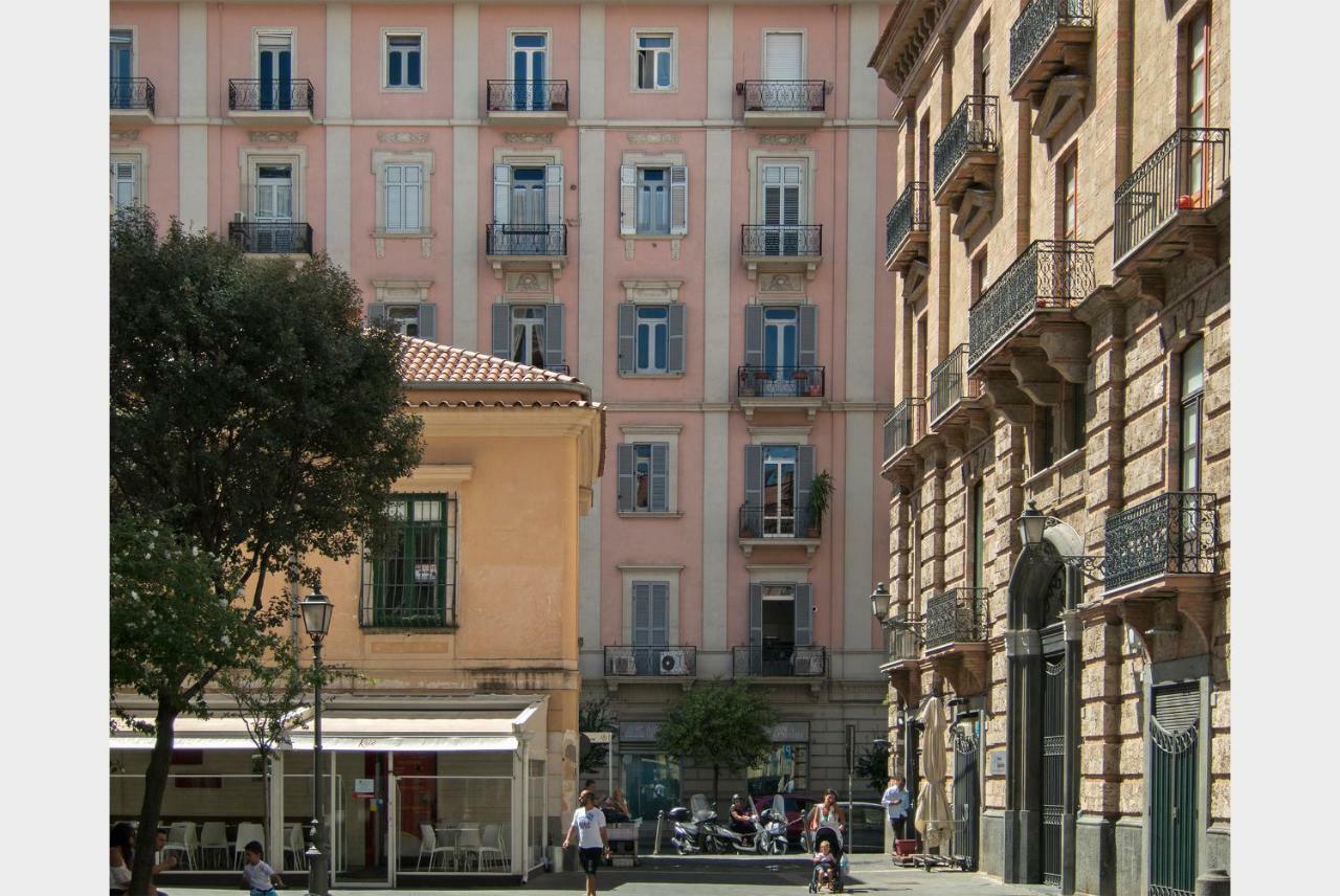 A Casa Di Adri Apartment ซาแลร์โน ภายนอก รูปภาพ